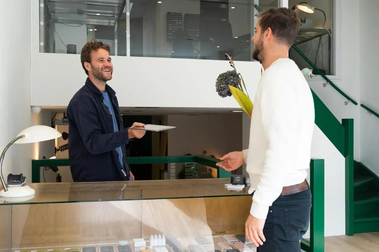 ElmerRepairs winkelinterieur op de Rozengracht in Amsterdam